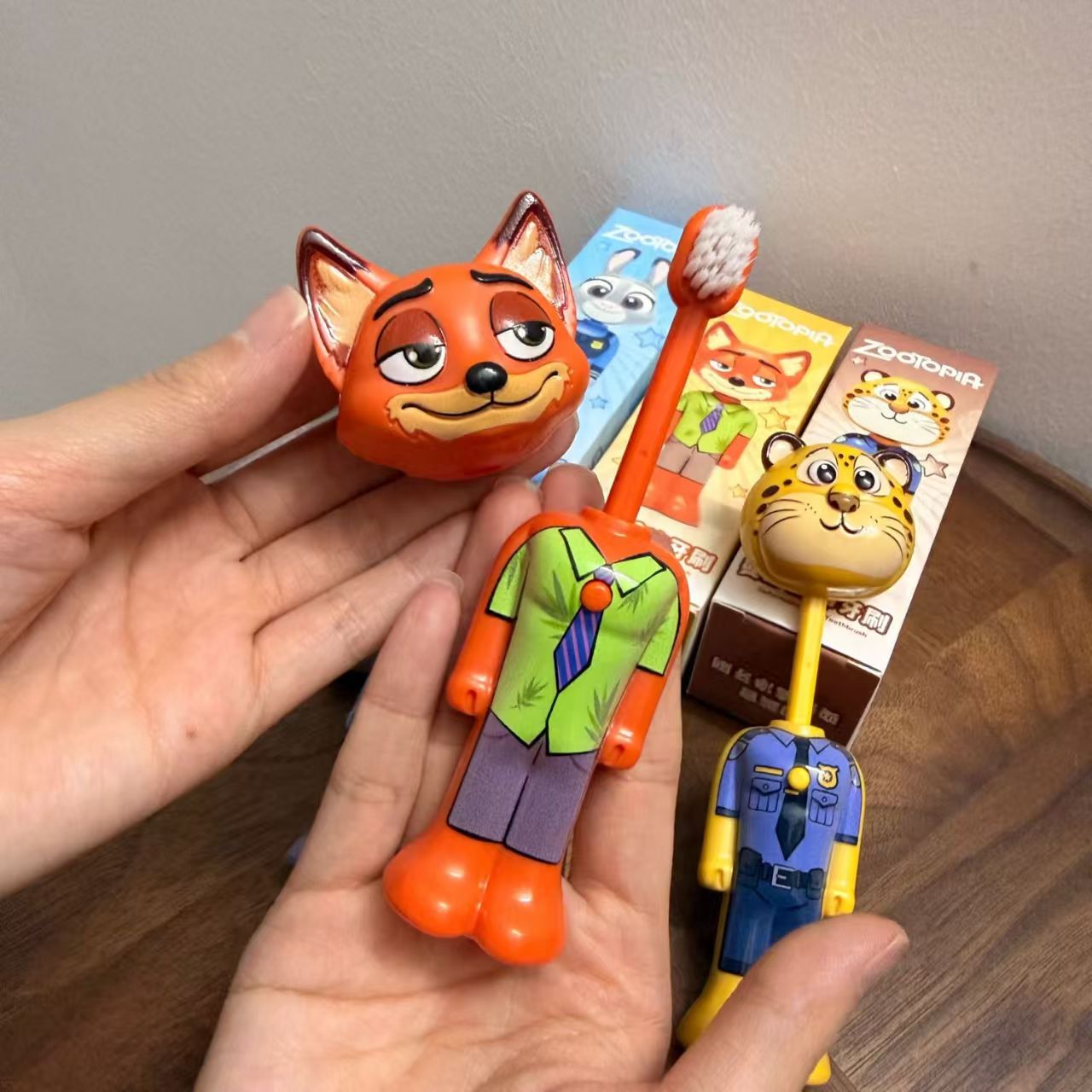 #Viral Zootopia Anime Nick & Judy Transforming Soft Bristle Toothbrush, Fine Bristle Baby Toothbrush, Retractable for Washing