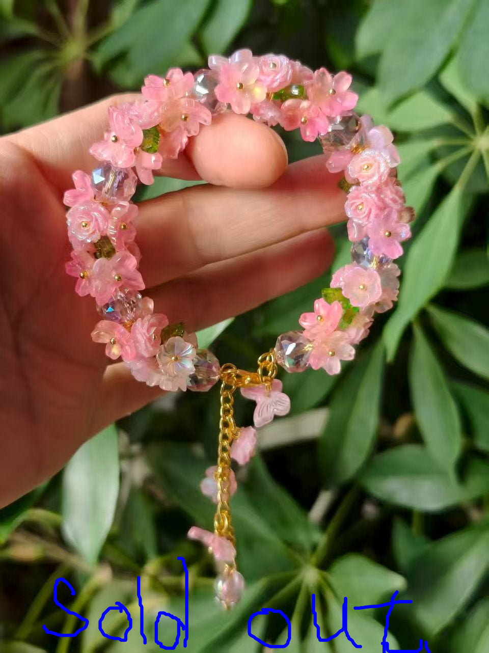 Exquisite handmade bracelet-The round beads, also made of resin, are smooth and rounded