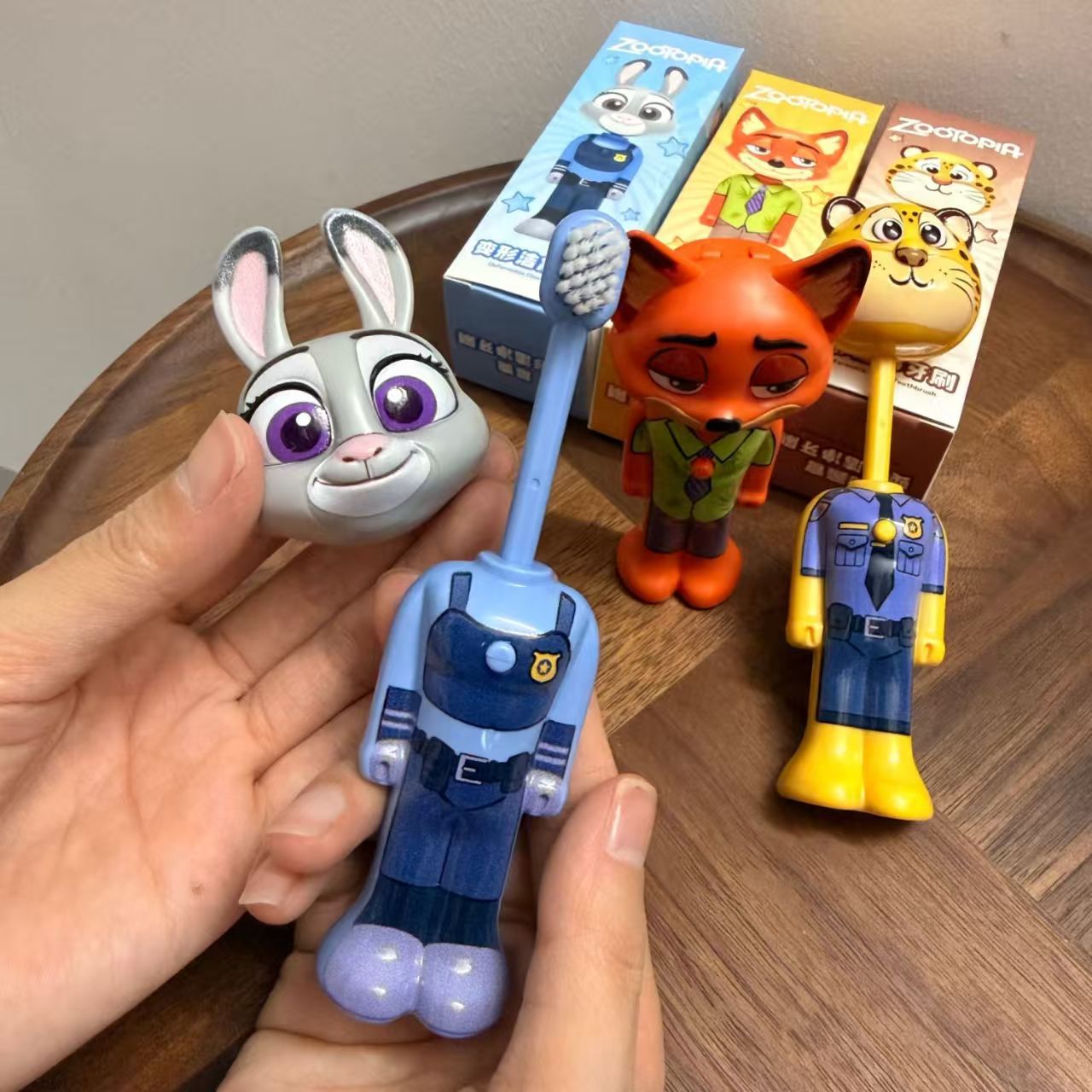 #Viral Zootopia Anime Nick & Judy Transforming Soft Bristle Toothbrush, Fine Bristle Baby Toothbrush, Retractable for Washing