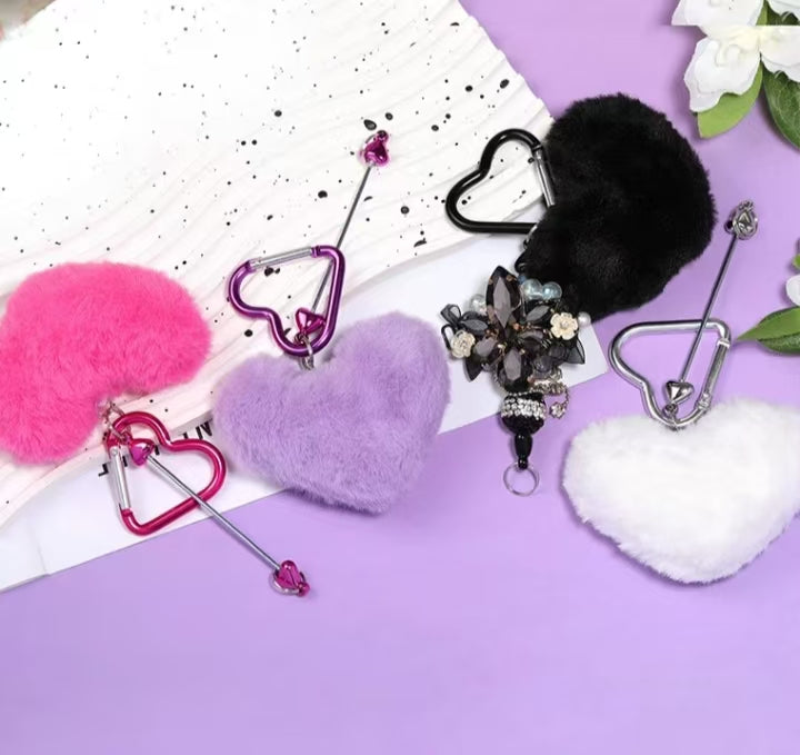 #New Style Heart Pom Pom Keychain: Fashionable High-Value Creative Colorful Plush Beaded DIY Bag Charm Pendant